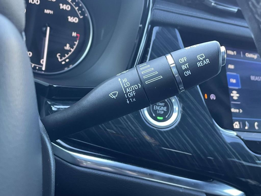 Used 2023 Cadillac XT6 Premium Luxury image 34