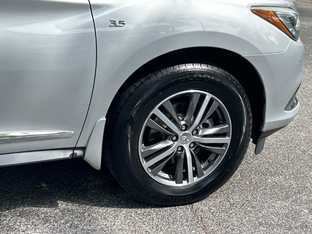 Used 2020 INFINITI QX60 Luxe w/ Essential Package FWD image 9