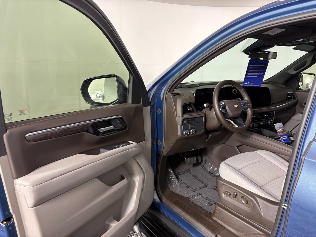 Used 2025 Chevrolet Tahoe LS RWD image 11