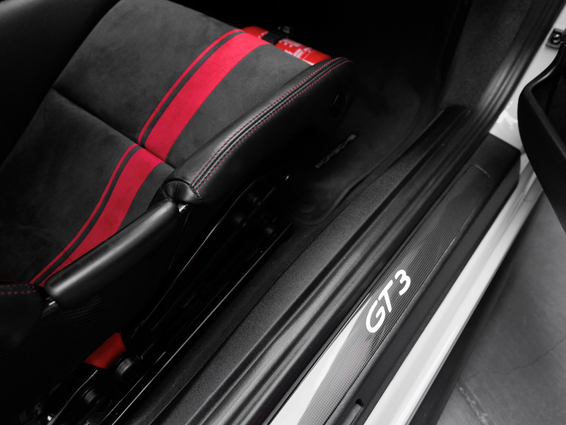 Used 2018 Porsche 911 GT3 RWD image 43
