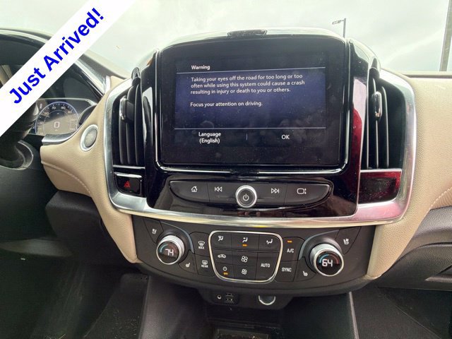 Used 2023 Chevrolet Traverse Premier FWD image 30
