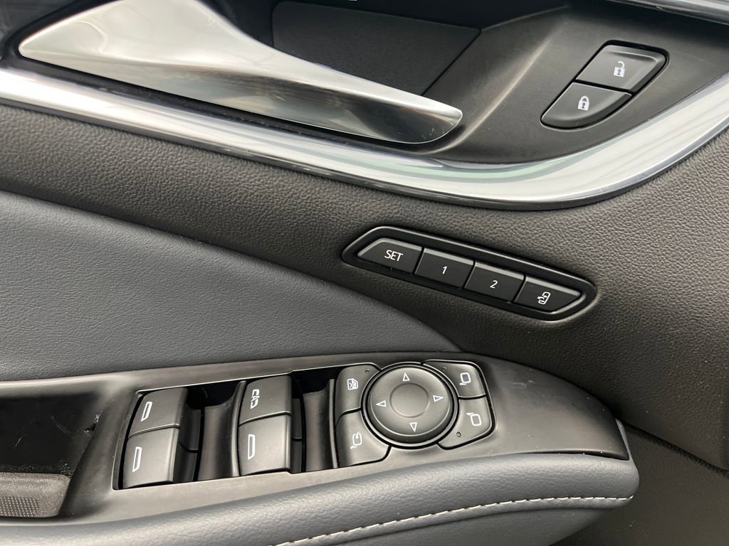 Used 2024 Buick Enclave Premium image 12