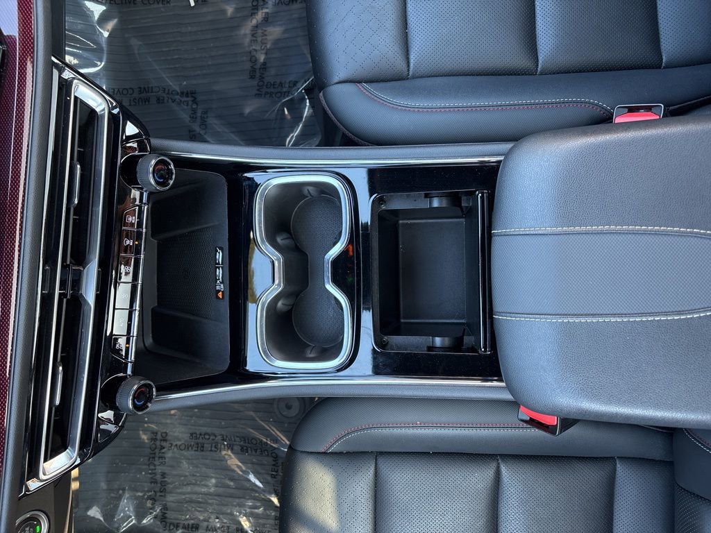 Used 2024 Chevrolet Traverse RS image 39