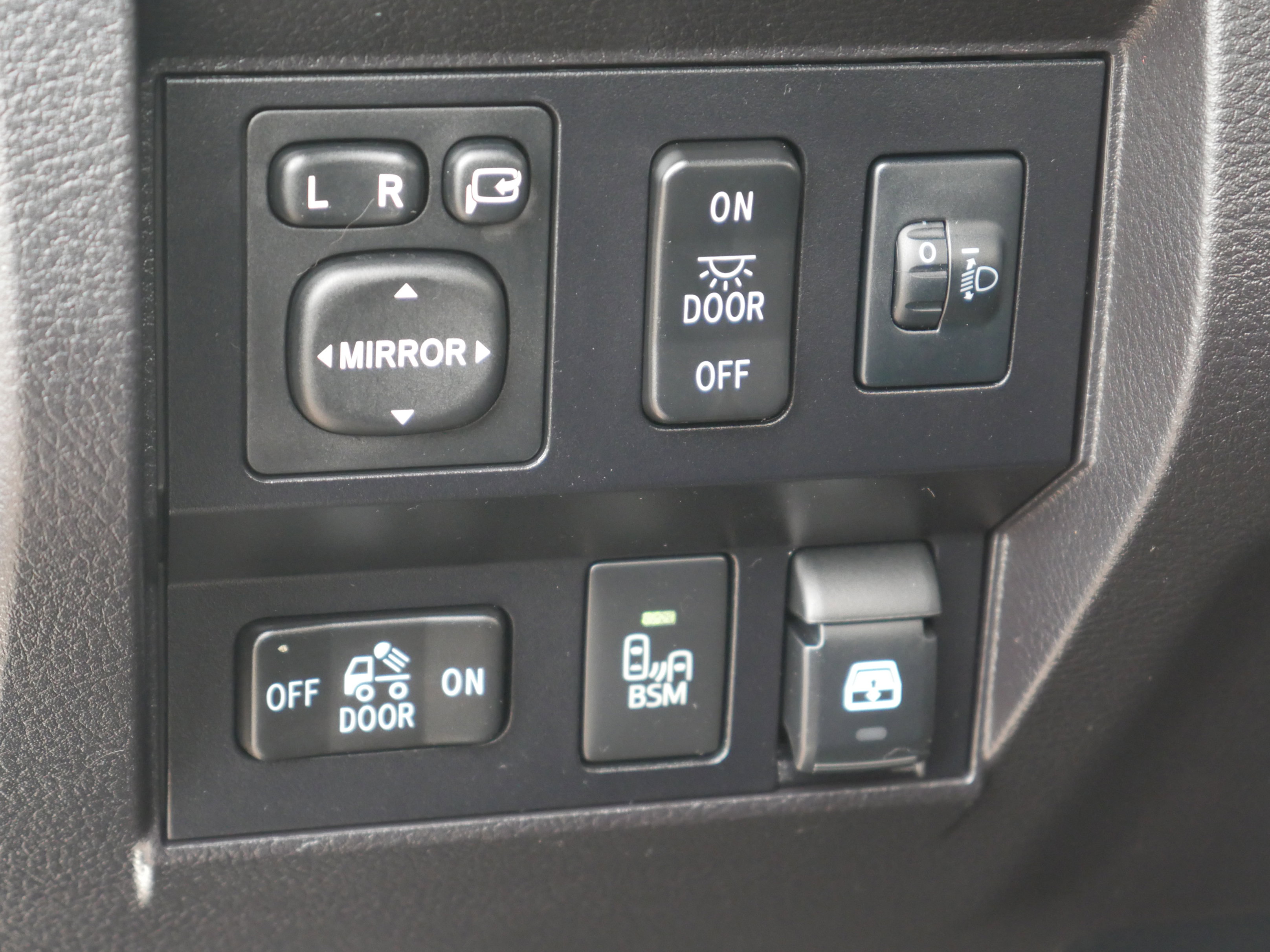 Used 2015 Toyota Tundra Platinum image 6