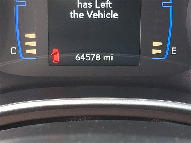 Used 2023 Chrysler Voyager LX image 20