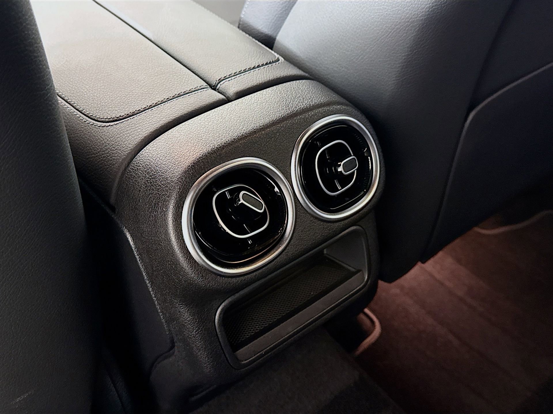 Certified 2025 Mercedes-Benz GLC 300 image 25