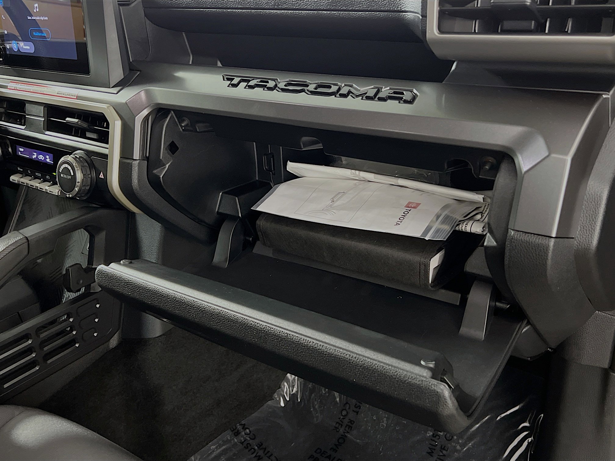 Used 2026 Toyota Tacoma SR5 AWD/4WD image 34