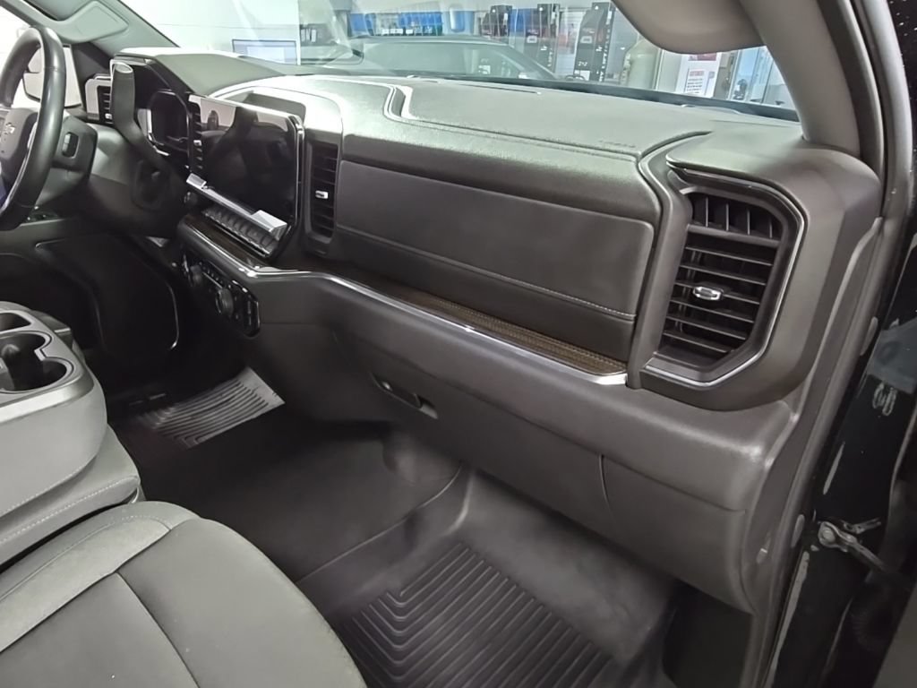 Used 2024 Chevrolet Silverado 1500 LT AWD/4WD image 30