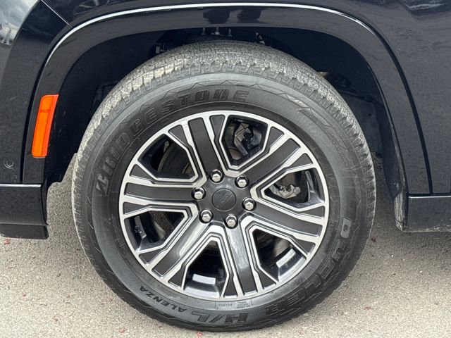 Used 2024 Jeep Wagoneer L Series II w/ Flexible Seating Group image 25