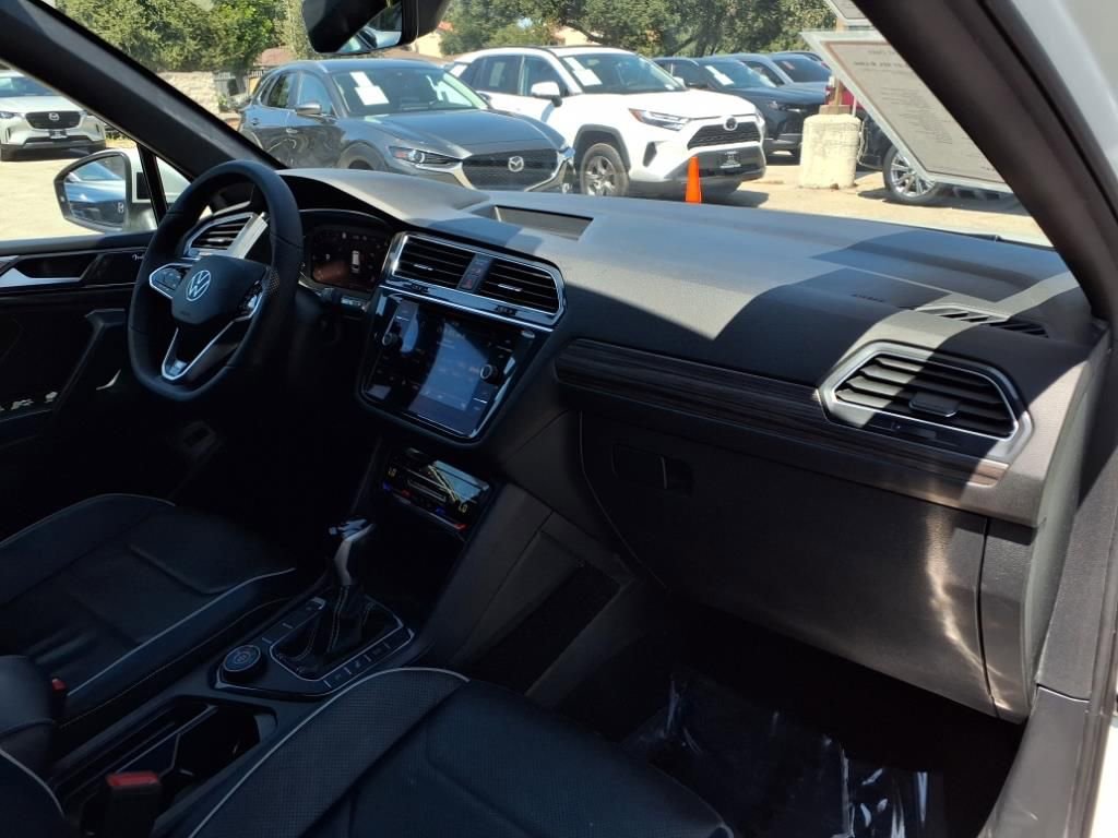 Used 2022 Volkswagen Tiguan SEL R-Line image 23