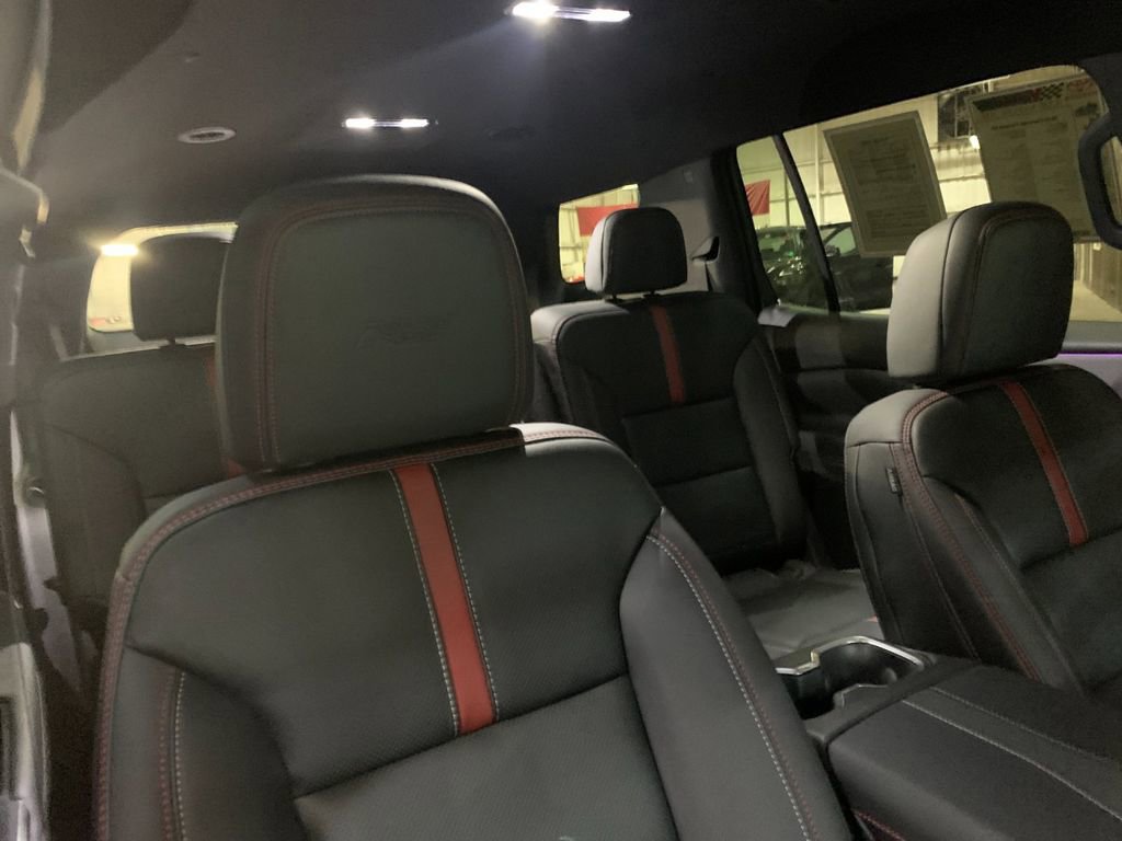 Used 2026 Chevrolet Traverse RS w/ LPO, Floor Liner Package AWD/4WD image 19