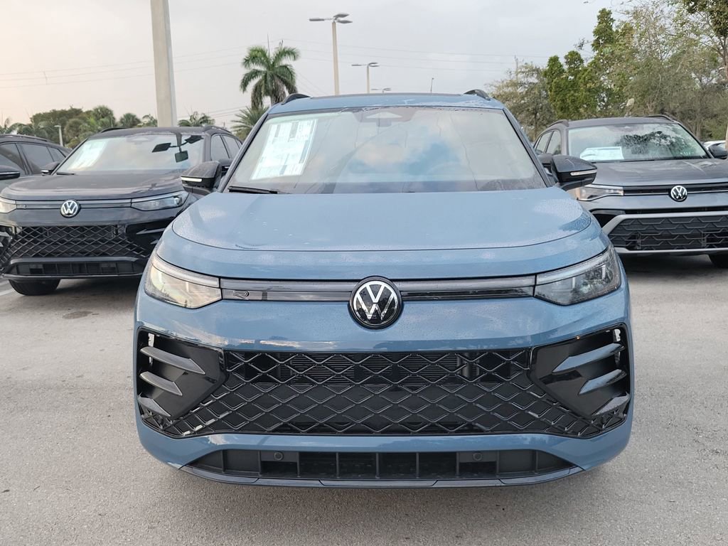 New 2026 Volkswagen Tiguan SE R-Line image 2