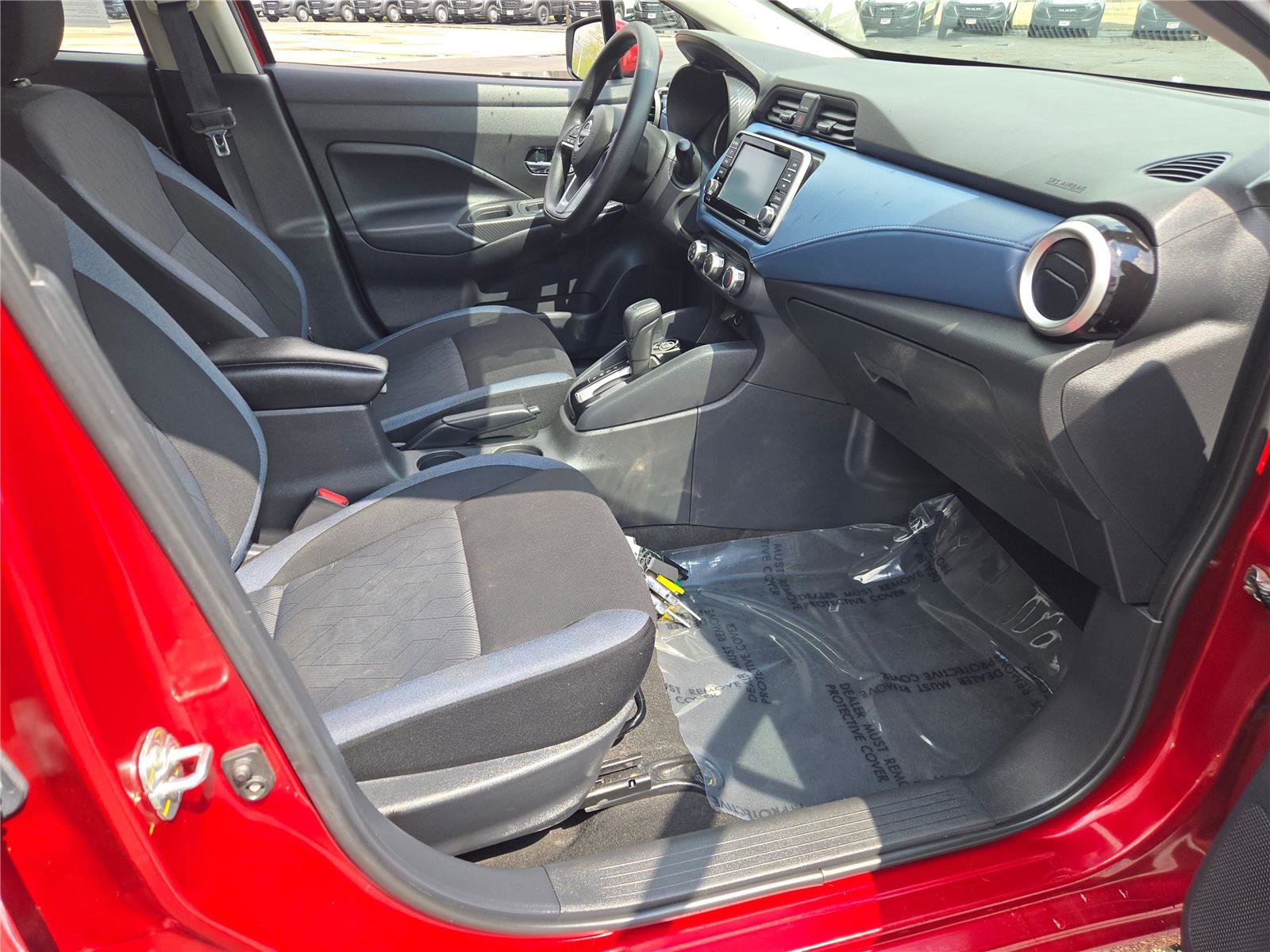 Used 2025 Nissan Versa SV FWD image 7