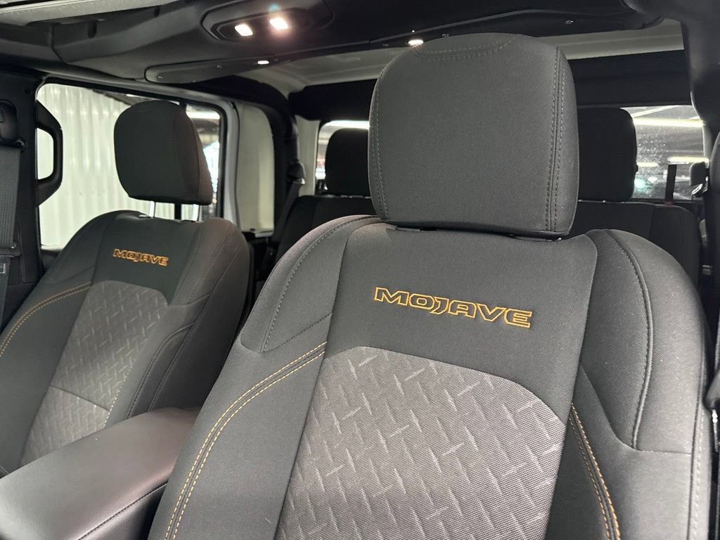 Used 2025 Jeep Gladiator Mojave w/ Convenience Group AWD/4WD image 22
