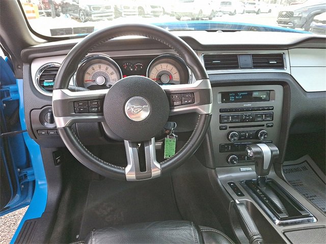 Used 2010 Ford Mustang Convertible image 11