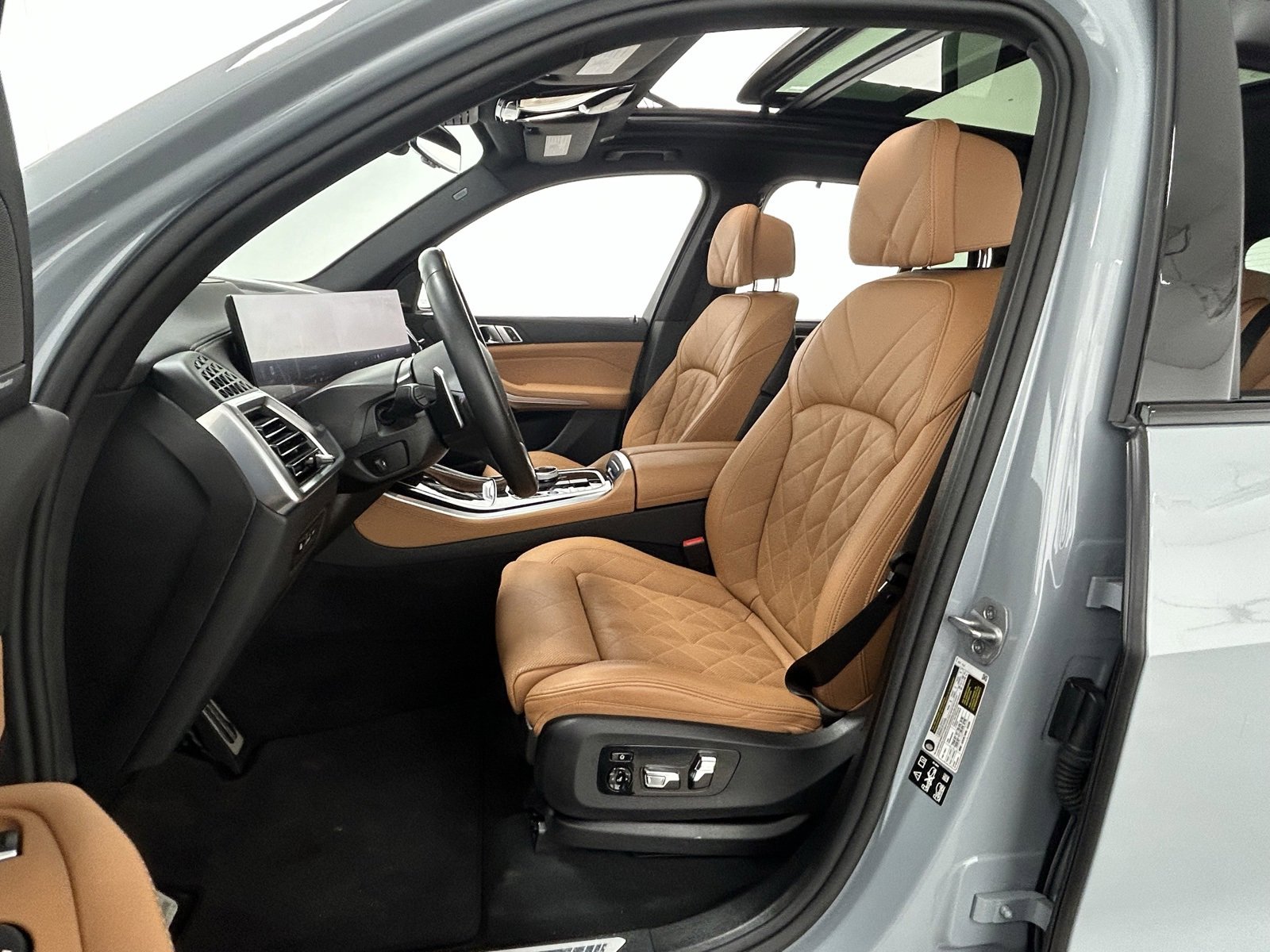 Used 2025 BMW X5 M60i image 29