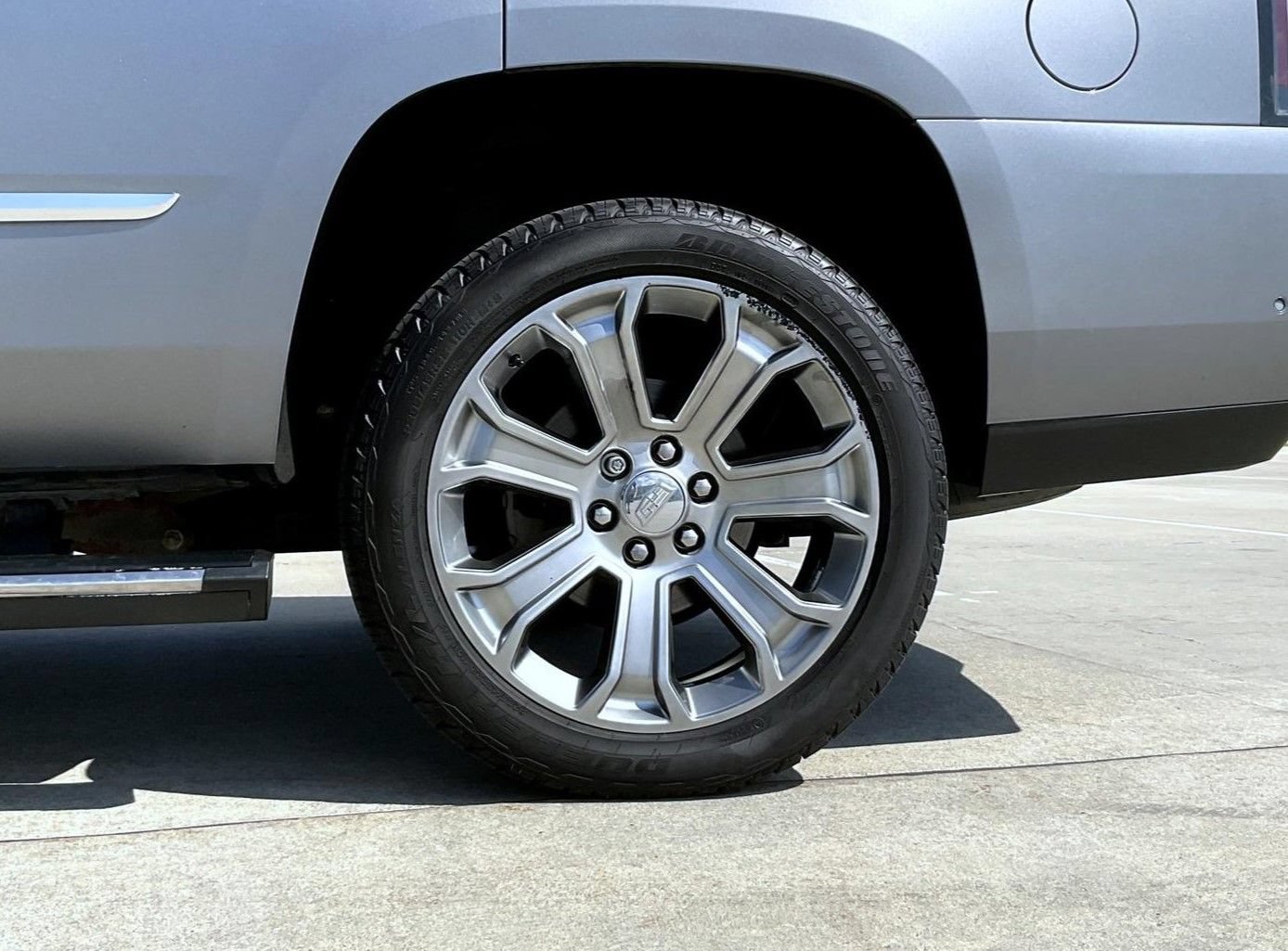 Used 2019 Cadillac Escalade Premium Luxury AWD/4WD image 25