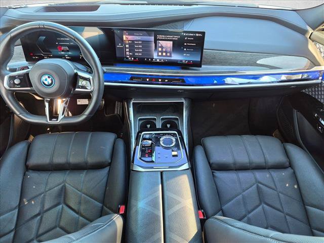 Used 2023 BMW i7 xDrive60 w/ Executive Package 2 AWD/4WD image 18