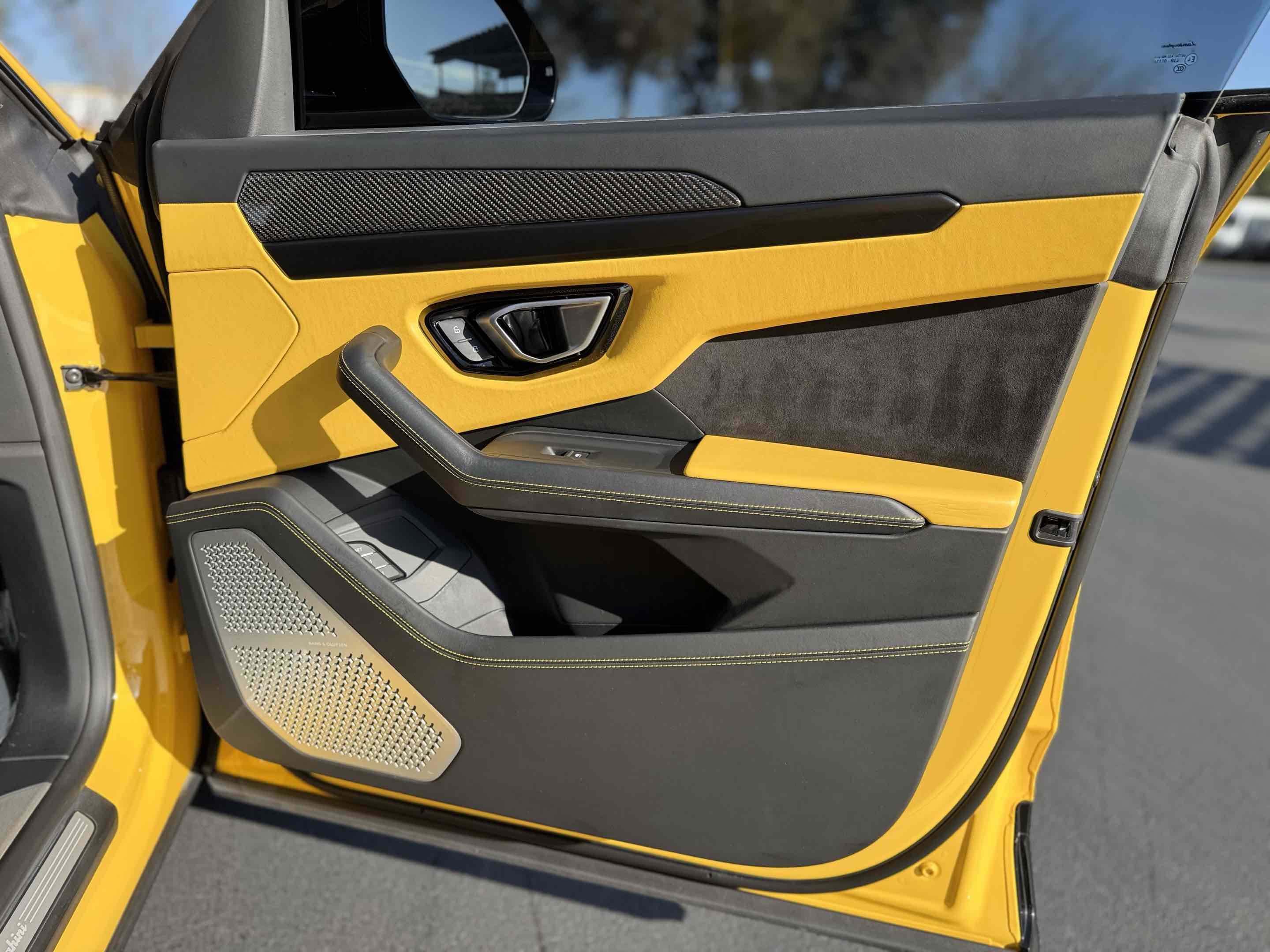 Used 2021 Lamborghini Urus image 73