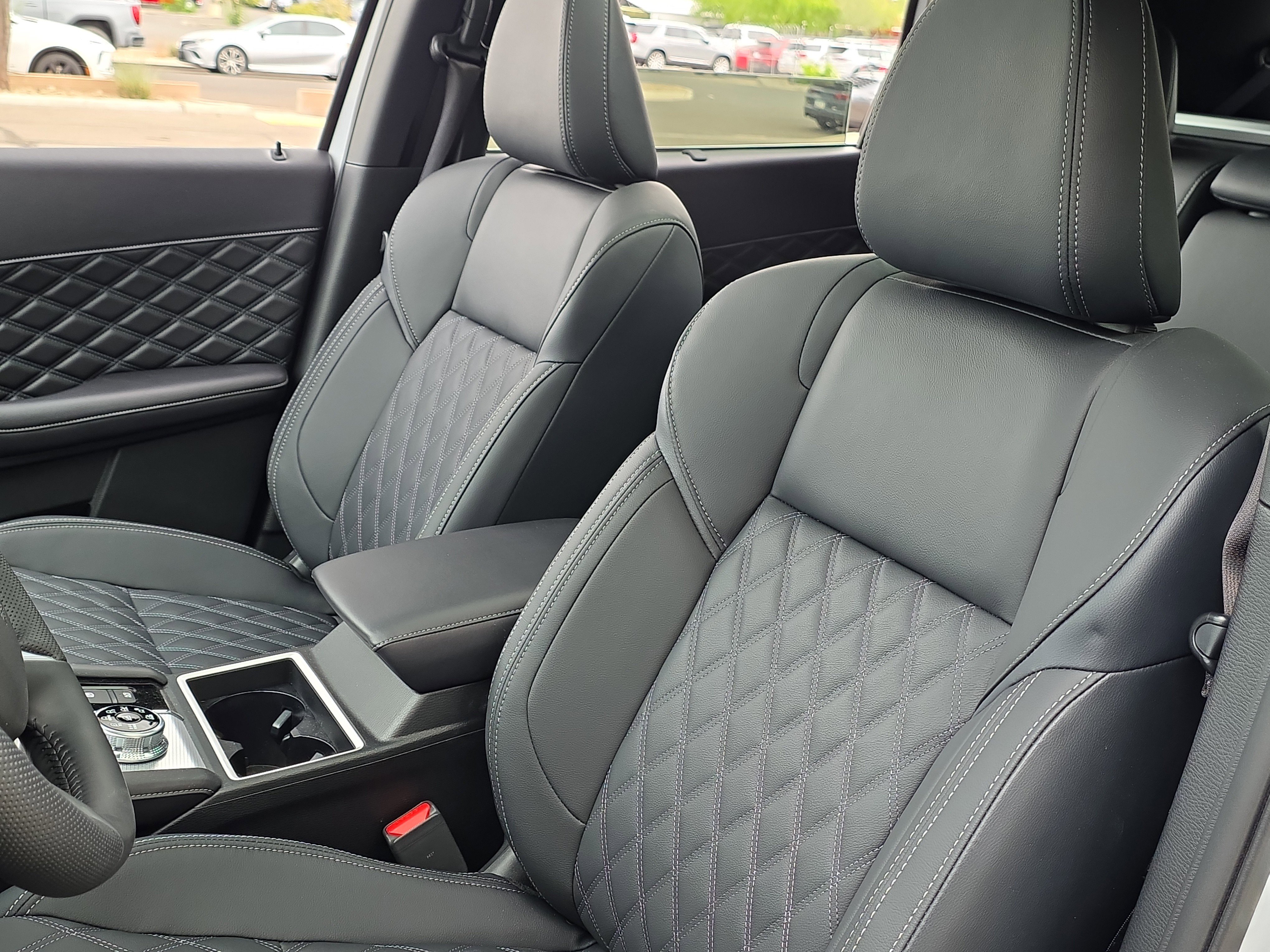 New 2025 Mitsubishi Outlander SEL image 12