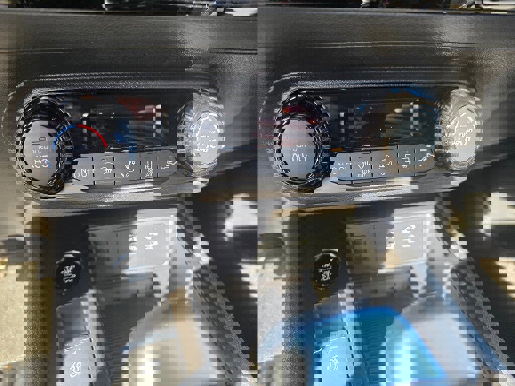 New 2026 Nissan Kicks SV image 20