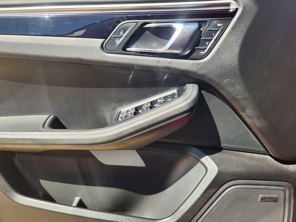 Used 2020 Porsche Macan S image 26