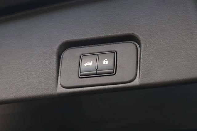 Used 2025 Nissan Rogue SV AWD/4WD image 9