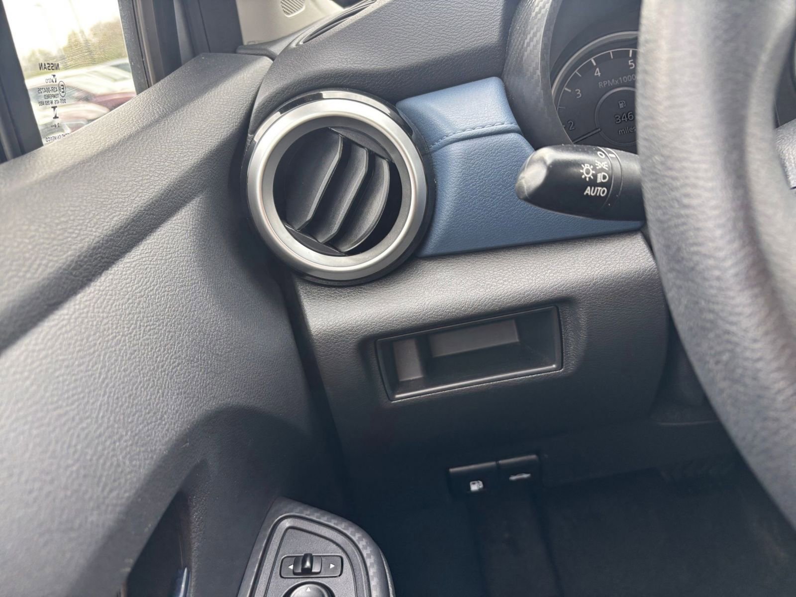 Used 2025 Nissan Versa SV image 32