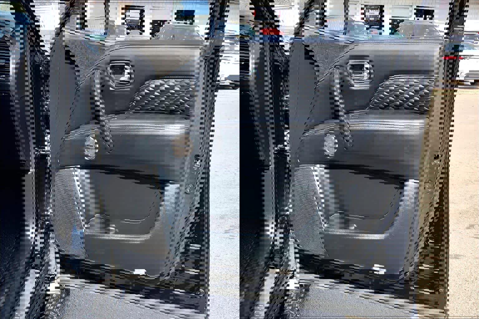 Used 2021 INFINITI QX80 Sensory w/ Cargo Package image 23