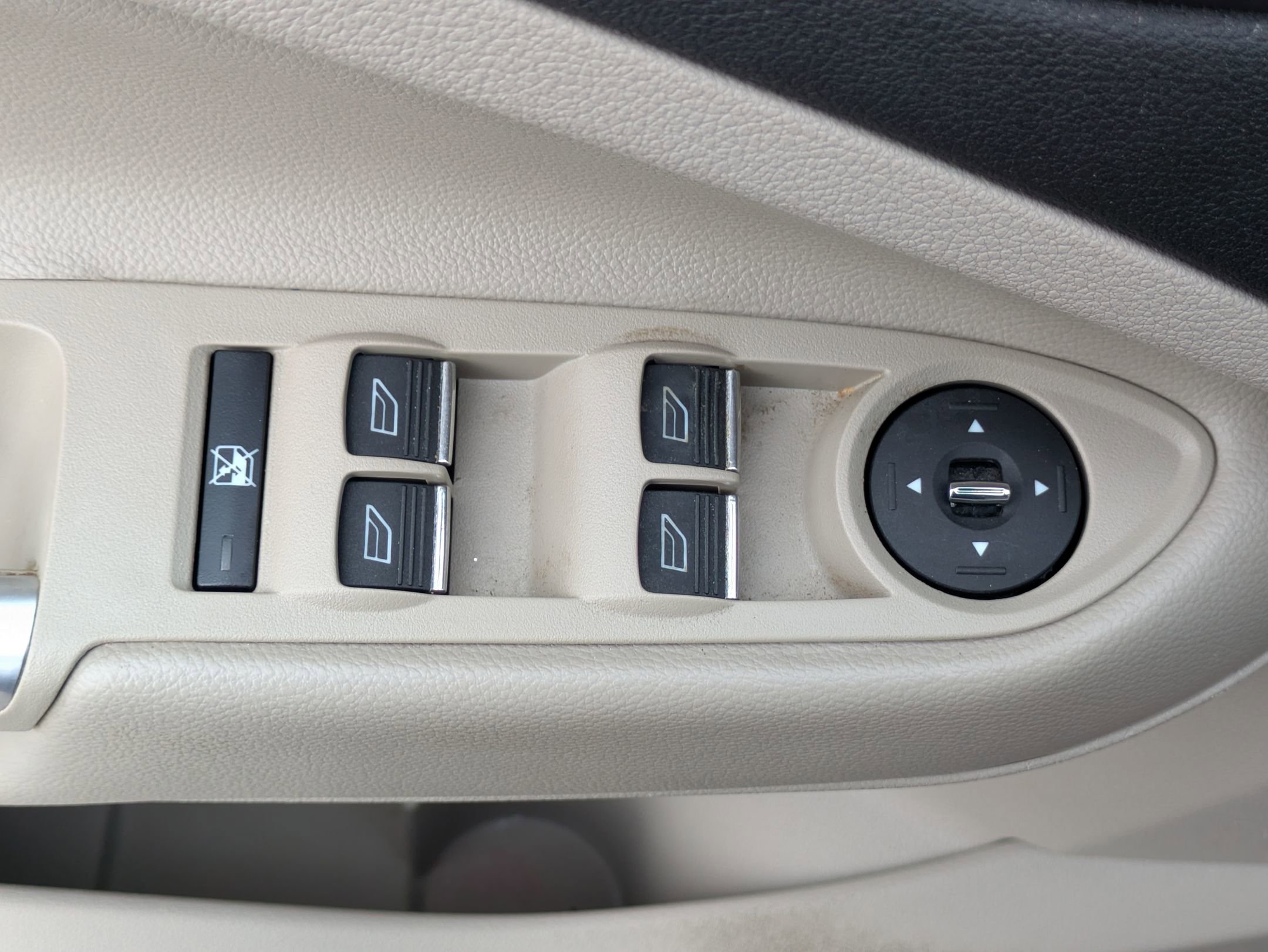 Used 2014 Ford Escape Titanium w/ Equipment Group 401A image 21