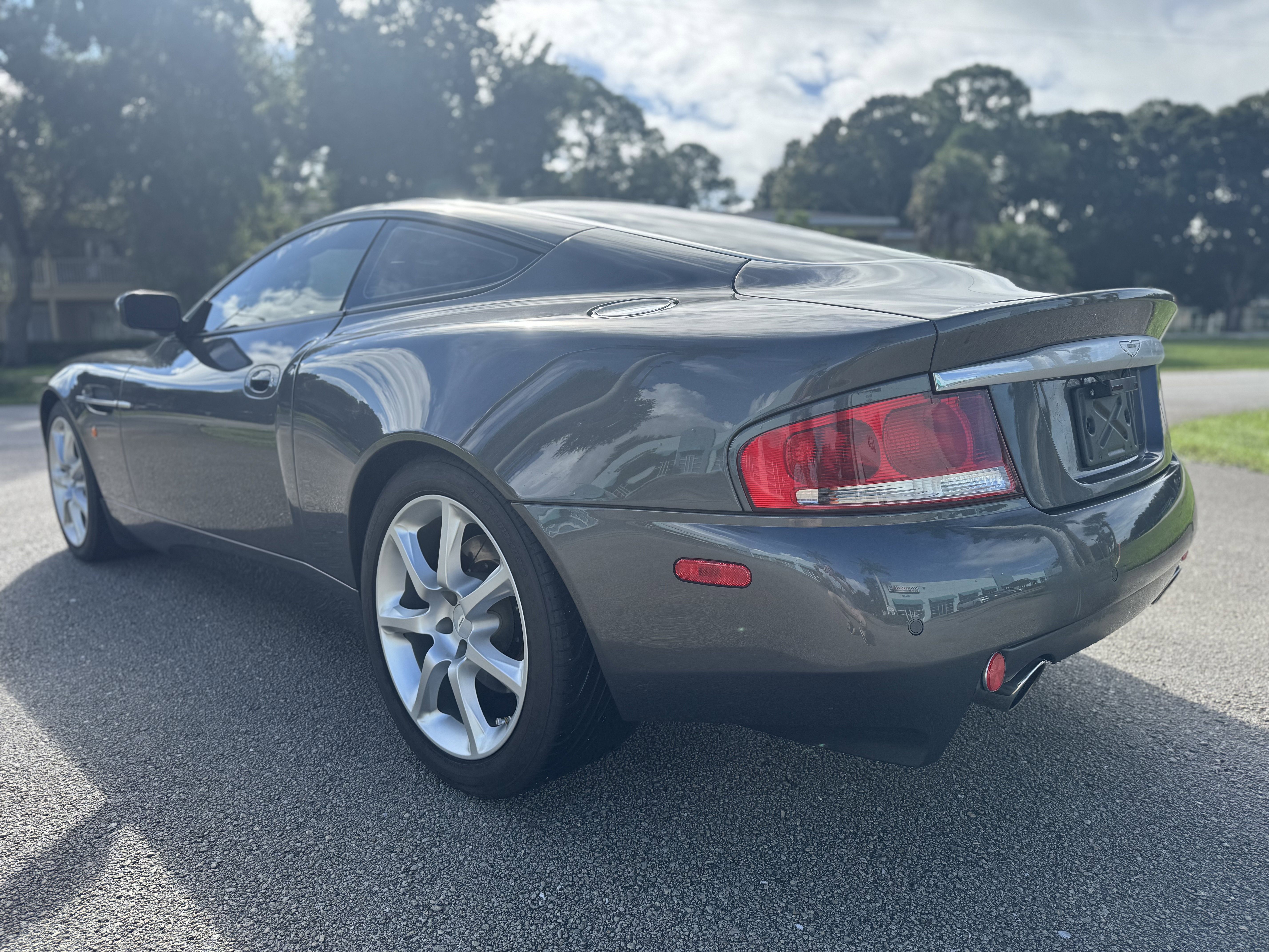 Used 2004 Aston Martin Vanquish image 3