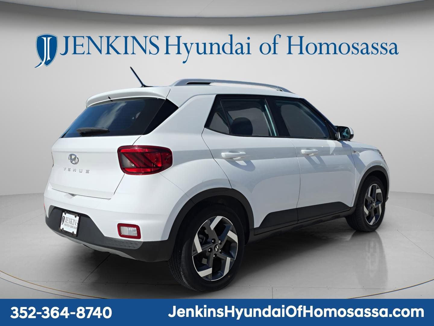 Used 2023 Hyundai Venue SEL image 4