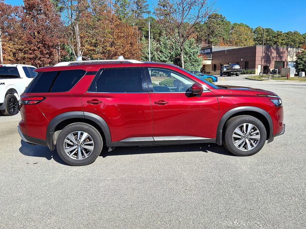 Used 2022 Nissan Pathfinder SL image 7