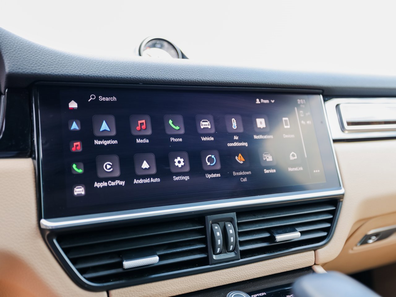 Certified 2023 Porsche Cayenne Platinum Edition image 18