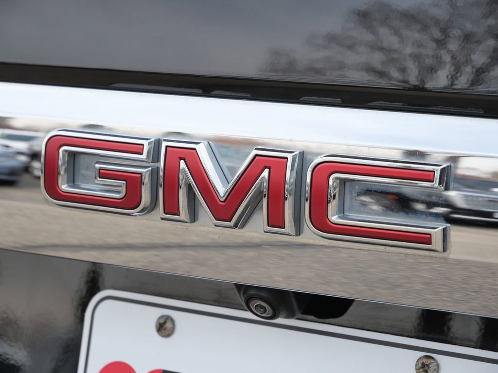 Used 2022 GMC Yukon XL SLT w/ SLT Premium Package image 10