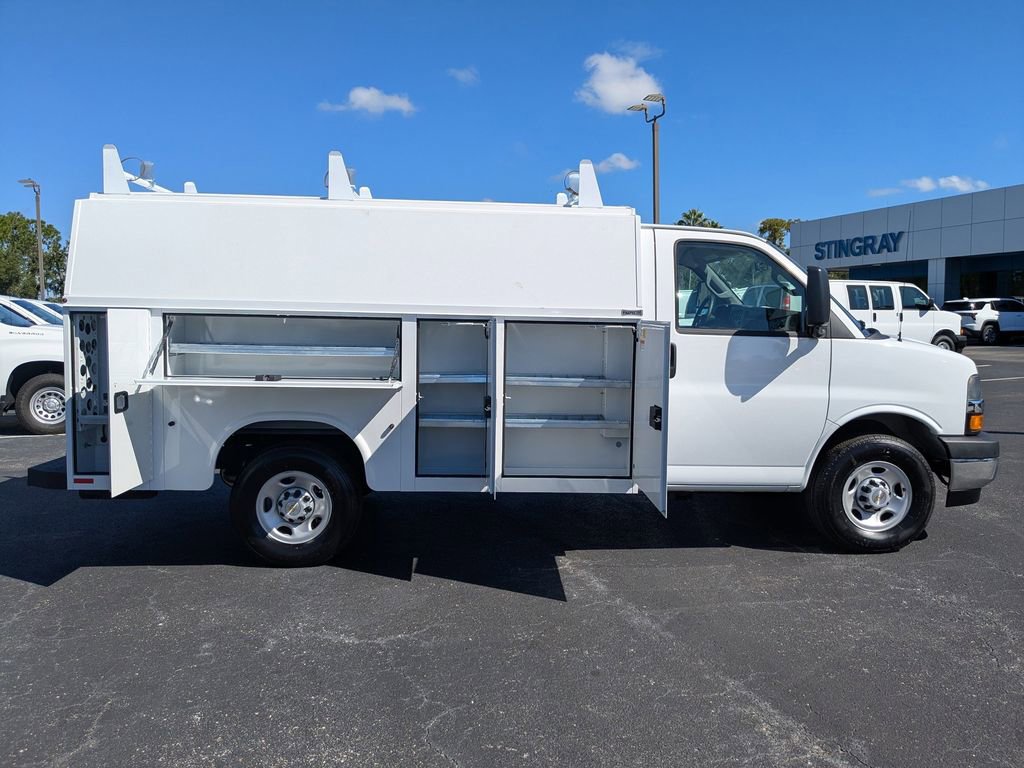 New 2025 Chevrolet Express 3500 w/ Power Convenience Package image 4