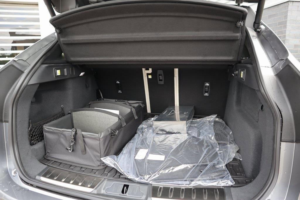 New 2025 Jaguar F-PACE R-Dynamic S image 9