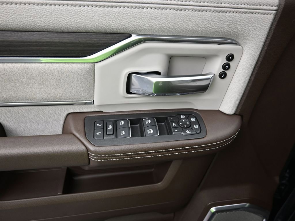 New 2026 RAM 3500 Laramie AWD/4WD image 11