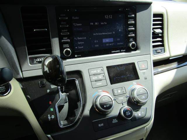 Used 2020 Toyota Sienna XLE image 26