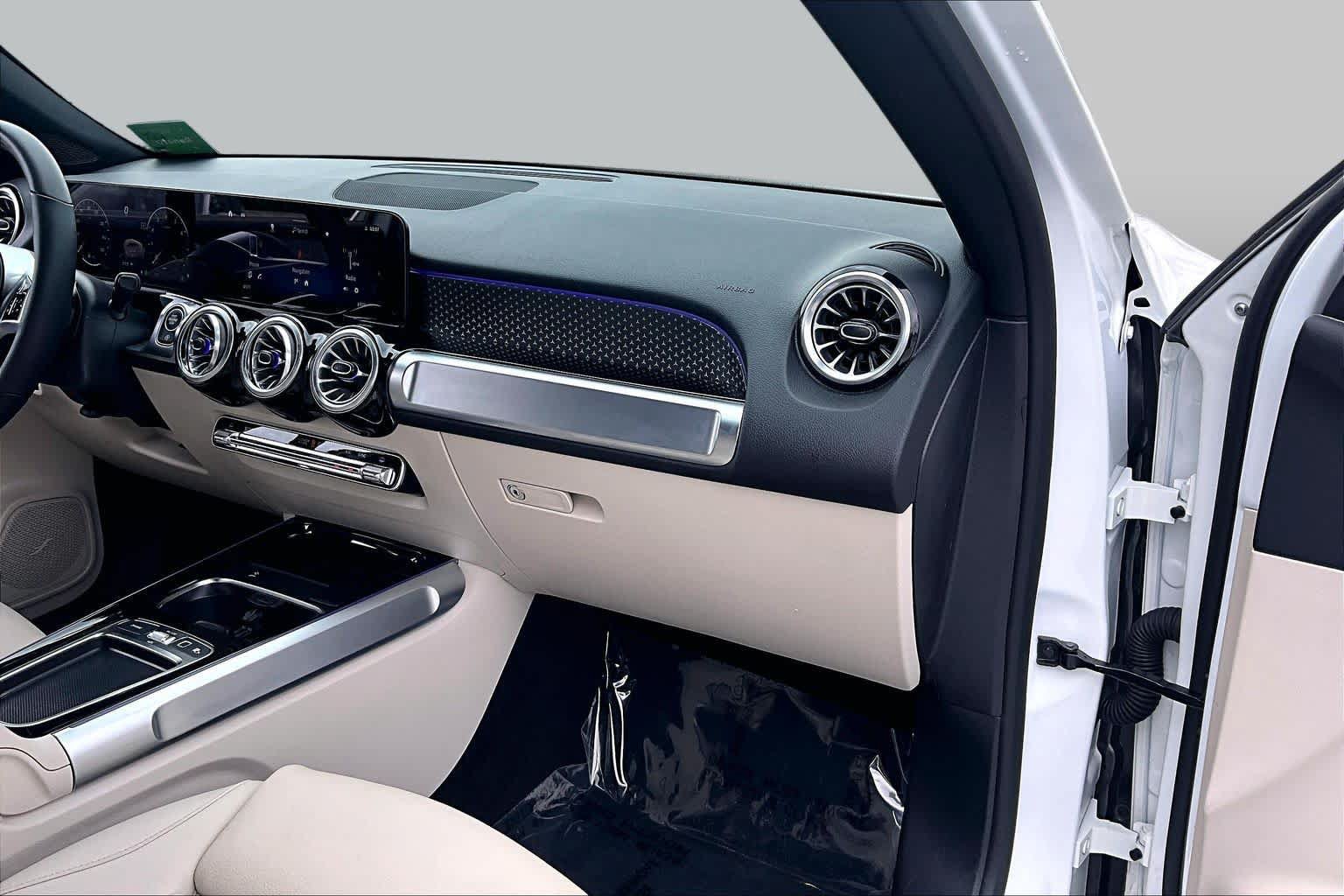 Used 2025 Mercedes-Benz GLB 250 4MATIC image 19