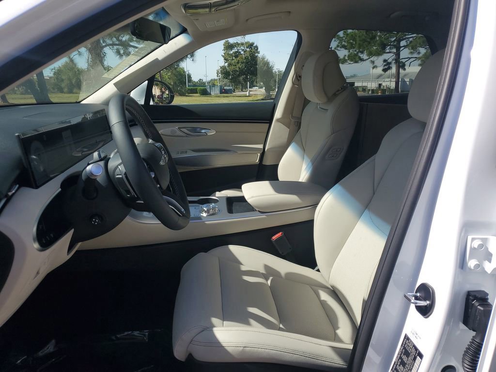 New 2026 Genesis GV70 2.5T Select image 8