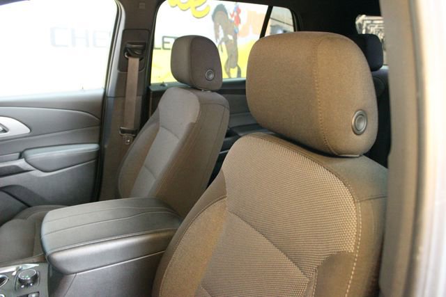 Used 2023 Chevrolet Traverse LT image 19