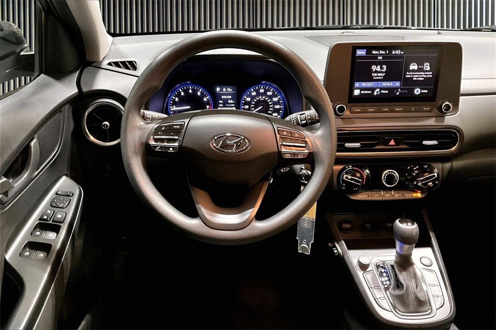 Used 2023 Hyundai Kona SE image 5