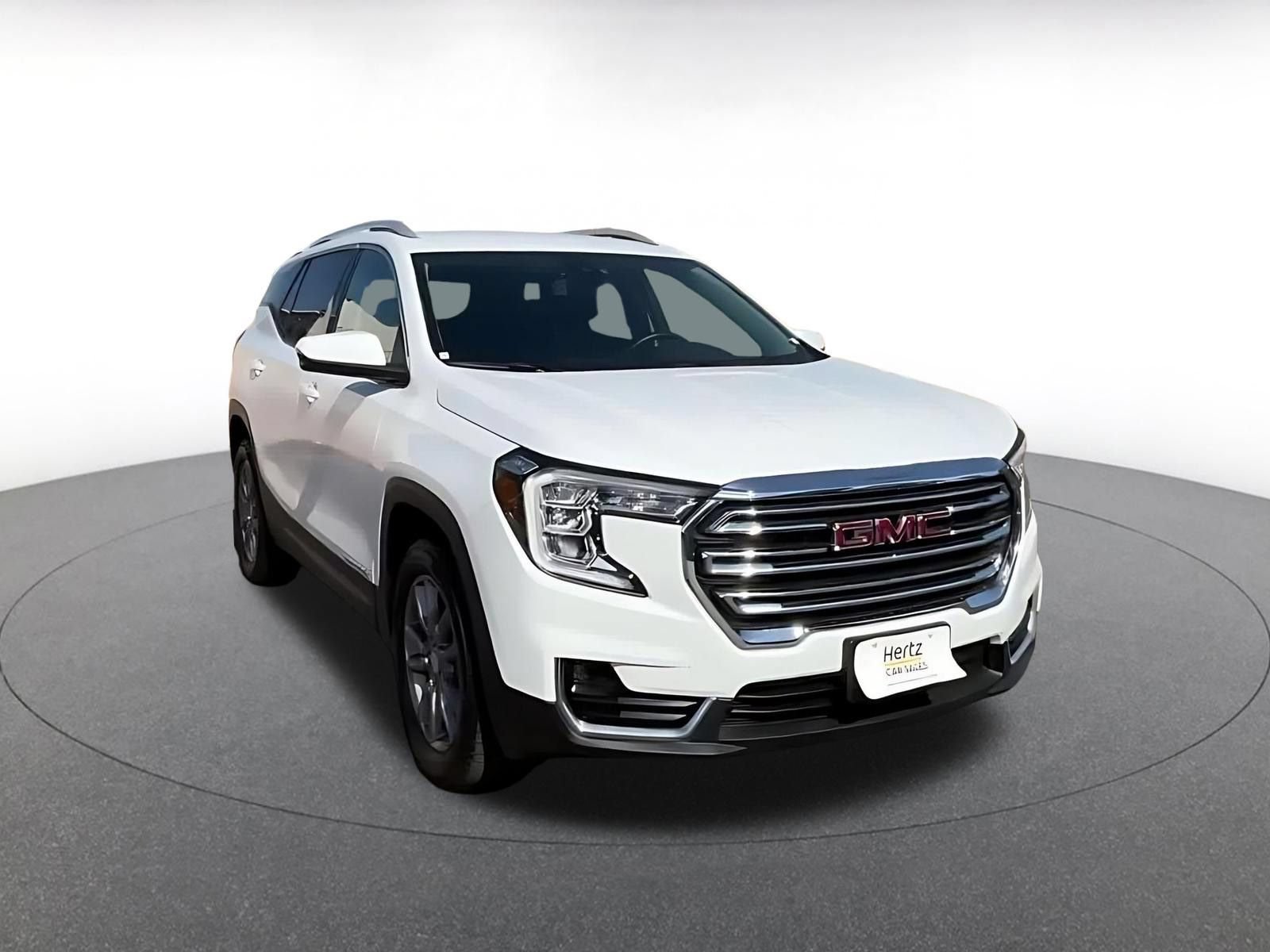 Used 2024 GMC Terrain SLT AWD/4WD image 3
