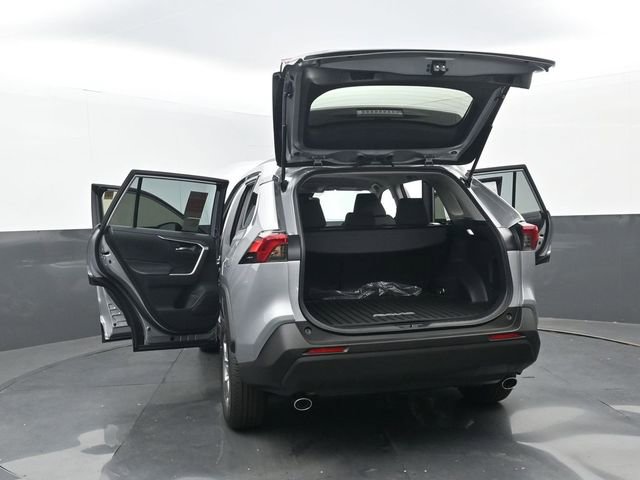 Used 2025 Toyota RAV4 XLE image 34
