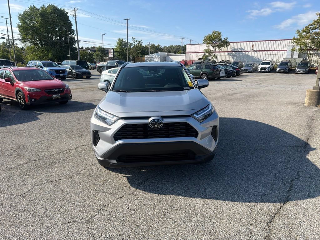 Used 2025 Toyota RAV4 LE AWD/4WD image 8