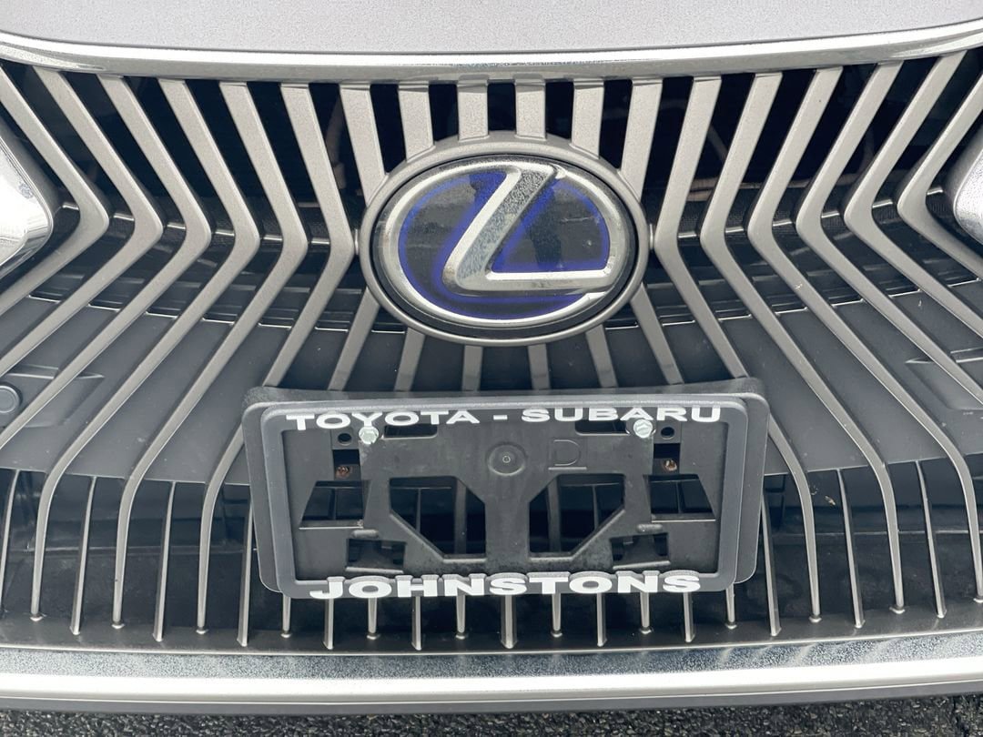 Used 2019 Lexus ES 300h w/ Accessory Package FWD image 19