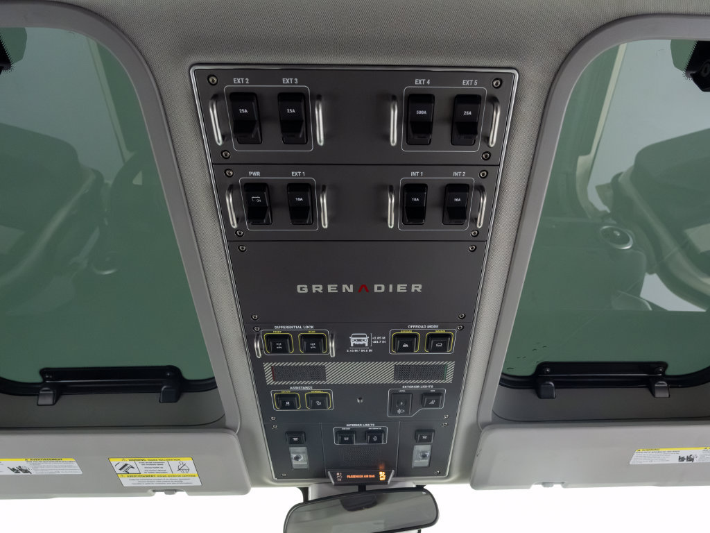 Used 2025 INEOS Grenadier Station Wagon AWD/4WD image 31