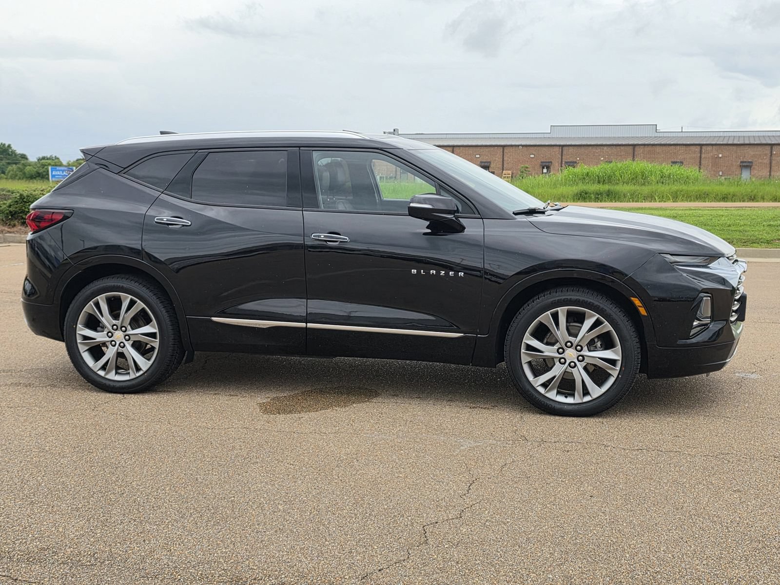 Used 2021 Chevrolet Blazer Premier w/ Driver Confidence II Package AWD/4WD image 4