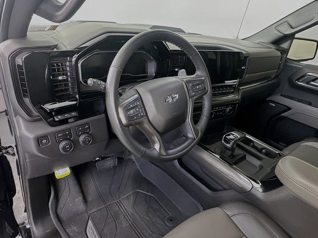 Used 2025 Chevrolet Silverado 1500 ZR2 w/ Technology Package image 31